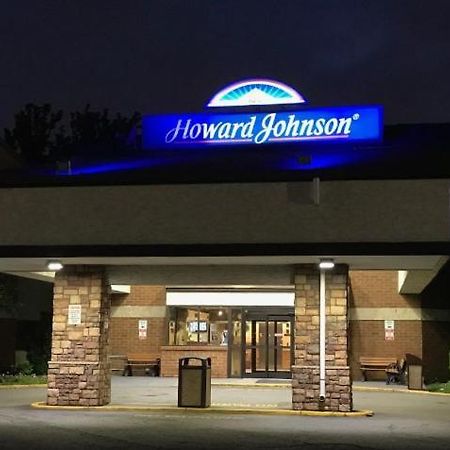 Howard Johnson By Wyndham Newark Airport Exterior photo
