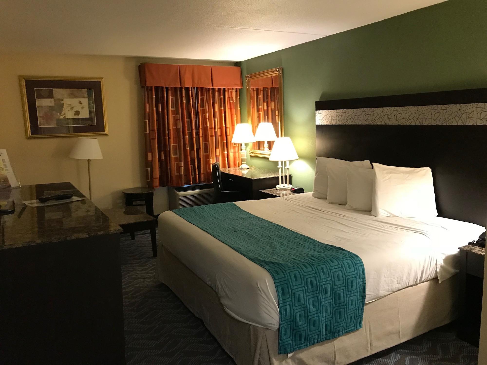 Howard Johnson By Wyndham Newark Airport Exterior photo