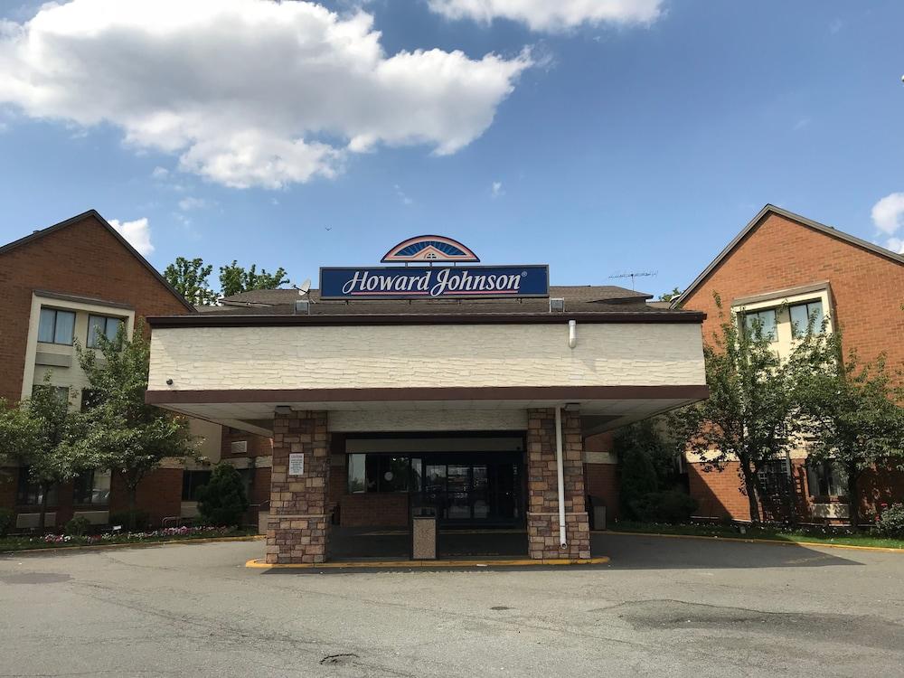 Howard Johnson By Wyndham Newark Airport Exterior photo